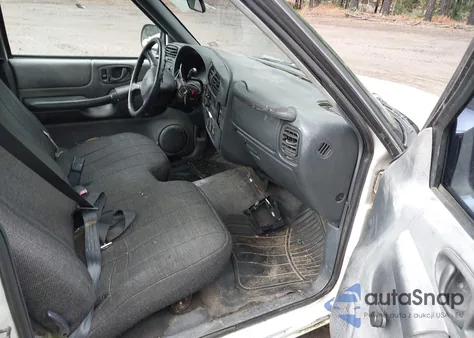 2001 Chevrolet S-10 из США, поврежденный, VIN 1GCCS14WX18244690